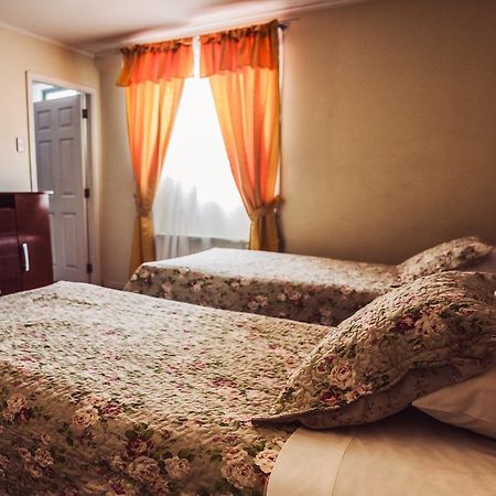 Hostal Joshiken Πούντα Αρένας Εξωτερικό φωτογραφία