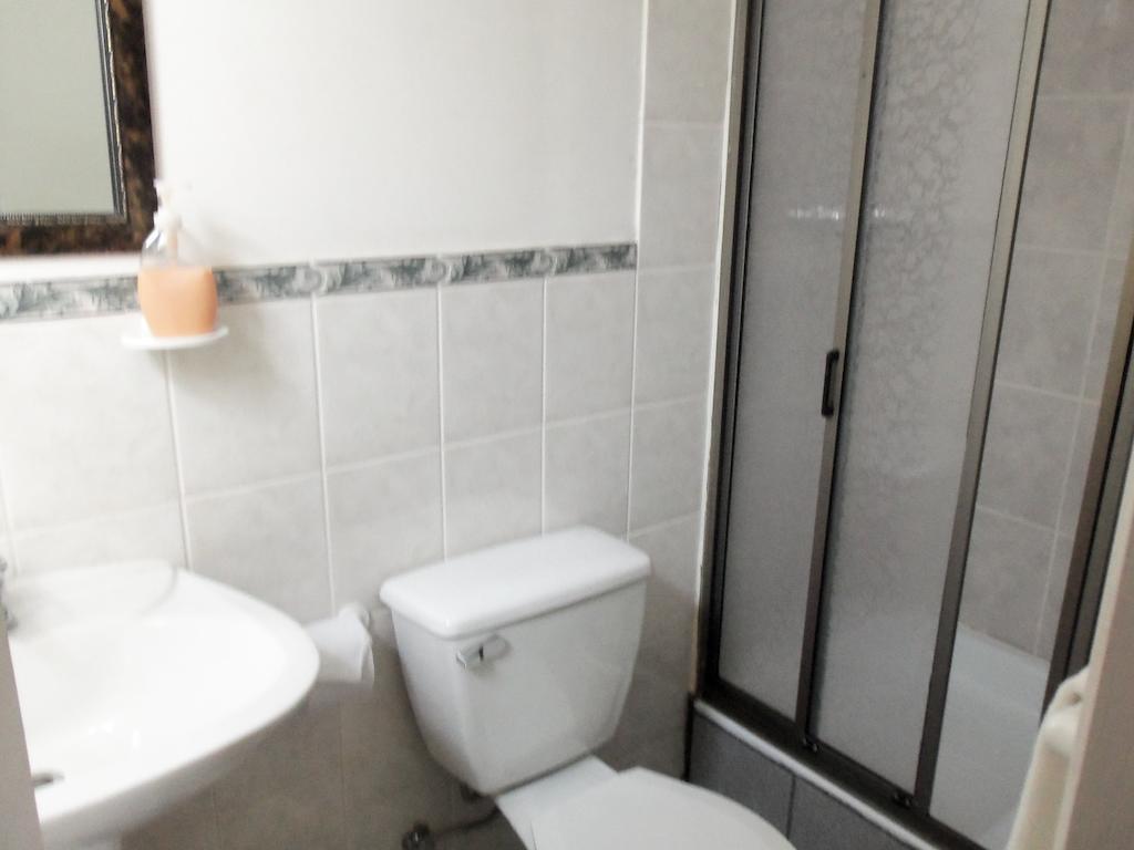 Hostal Joshiken Πούντα Αρένας Εξωτερικό φωτογραφία