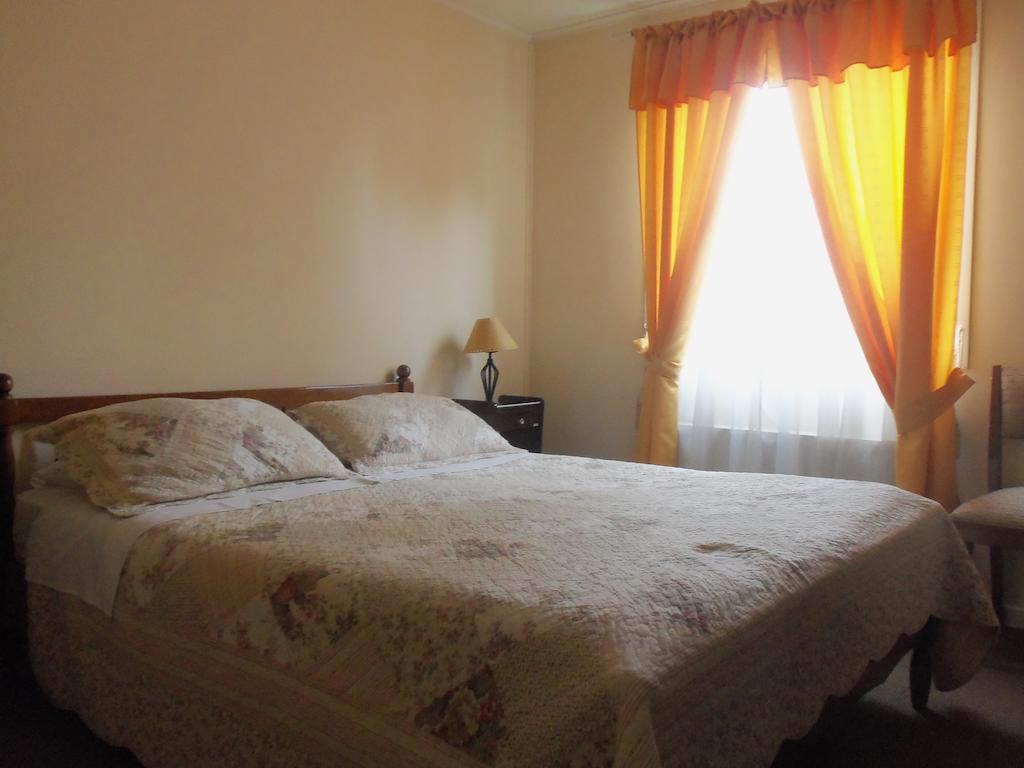 Hostal Joshiken Πούντα Αρένας Εξωτερικό φωτογραφία